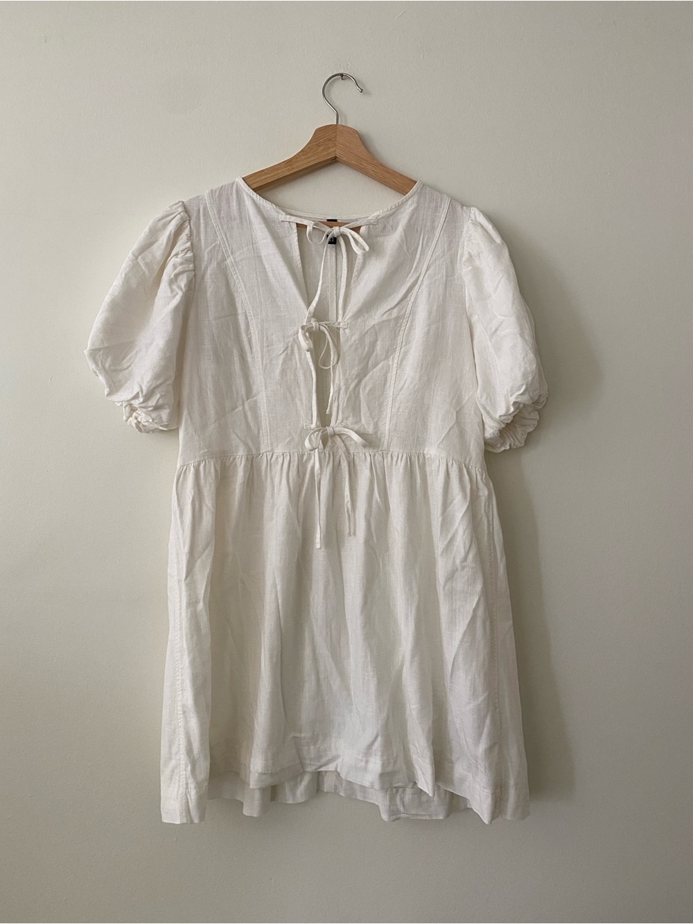 H&M White Bow Tie Front Puff Sleeve Babydoll Dress 🤍